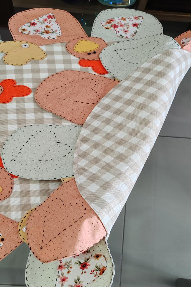 by Nihalce Tavuklu Krem Yuvarlak Runner