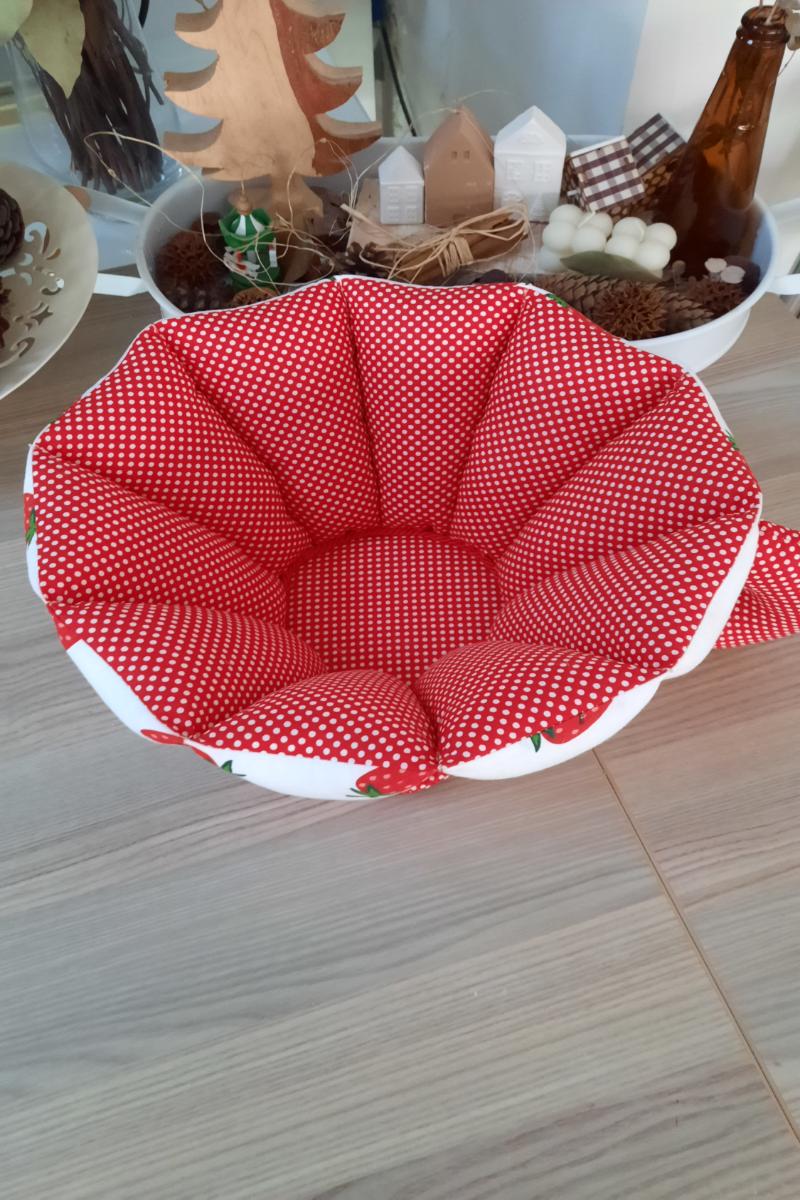 by Nihalce Çilekli Fincan Ekmek Sepeti